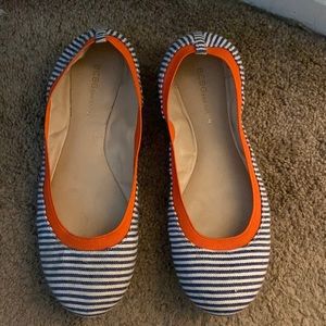 BCBGeneration elastic ballet flats
